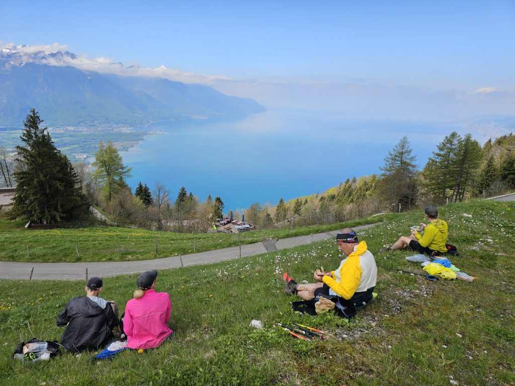 Panorama sur le Lac Léman à la pause pique-nique dans les alpes vaudoises